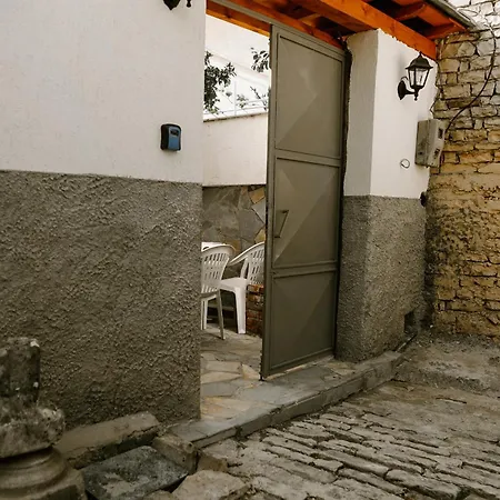 Daors House